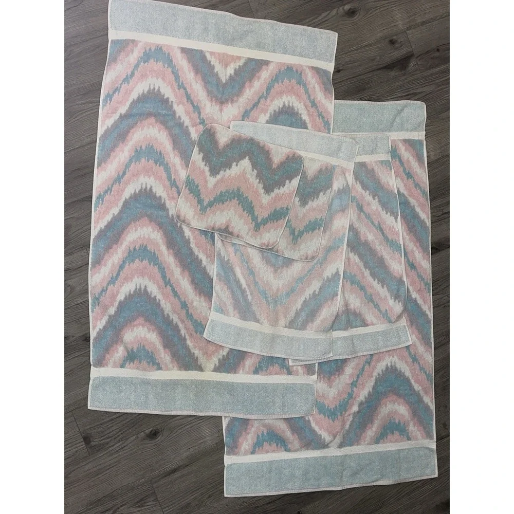 Vintage Towel‎ Set Of 6 Abstract Chevron Print Pink Blue & White